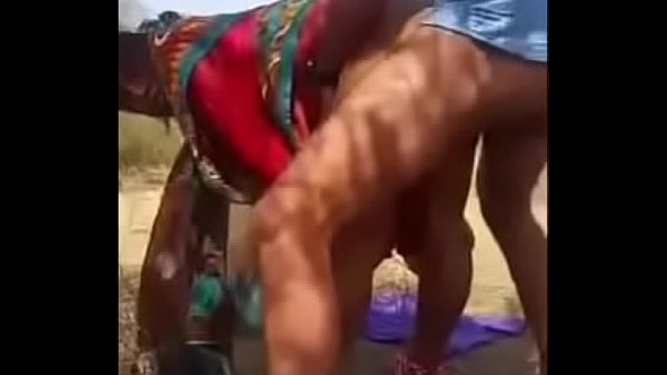 जंगल में पड़ोसन के निहुरा के चोद देनी