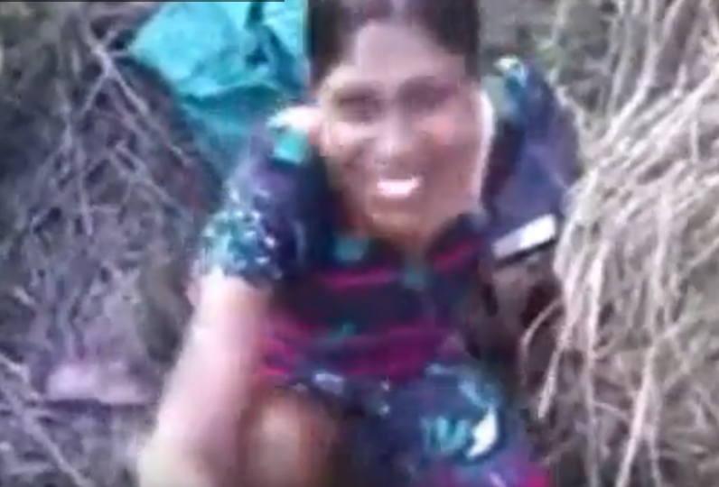 मरद मेहरारू झोपड़ी में चुदाई करत बा
