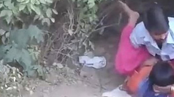 जंगल झाड़ में गर्लफ्रेंड के चोदाई के क्सक्सक्स विडियो