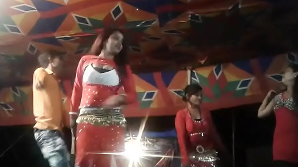 गाँव के ओर्केस्ट्रा के अश्लील डांस के विडियो