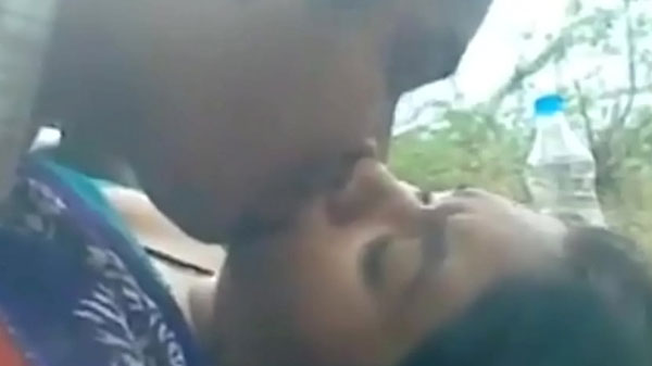 पड़ोस के मुहबोली बहिन के बुर चोदाई