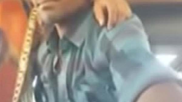 चोली उठा के भाभी के चोदाई