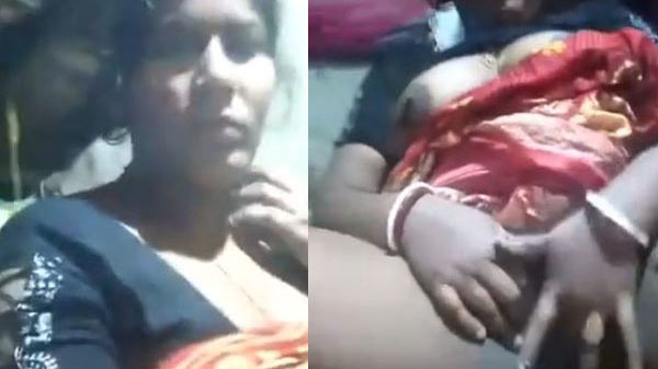 सेक्सी भाभी बुर में ऊँगली करत बारी