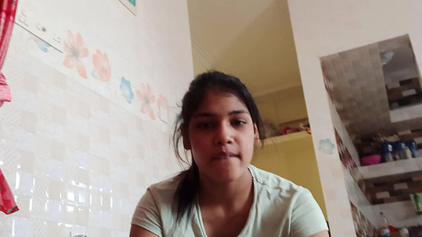 सेक्सी लड़की के लंड चुसवाके चोद देनी
