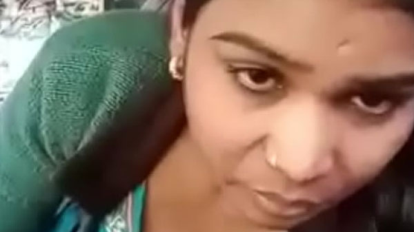 देहाती लड़की लंड चुसत बिया