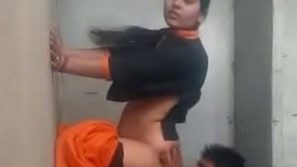 गाँव के लड़की के झुका के चोदाई