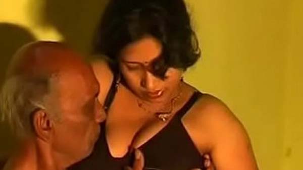 गाँव के मुखिया जी रंडी के चोद देलन