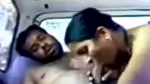 बिहारी कपल कार में सेक्स करत बा