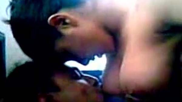 सेक्सी विलेज गर्ल के चोदाई के पोर्न विडियो