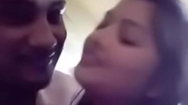 देहाती लड़की सम्भोग करत बिया