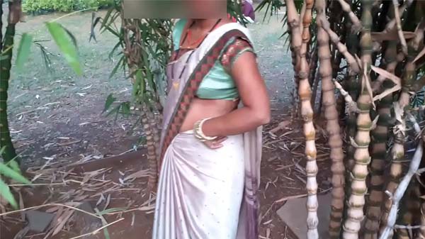 खेत में सौतेली बहन के चोदाई