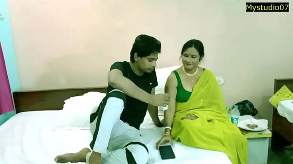 बिहारी पड़ोसन भौजी के बुर चोदाई