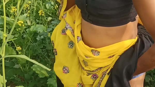 खेत में सेक्सी पड़ोसन के चोदाई