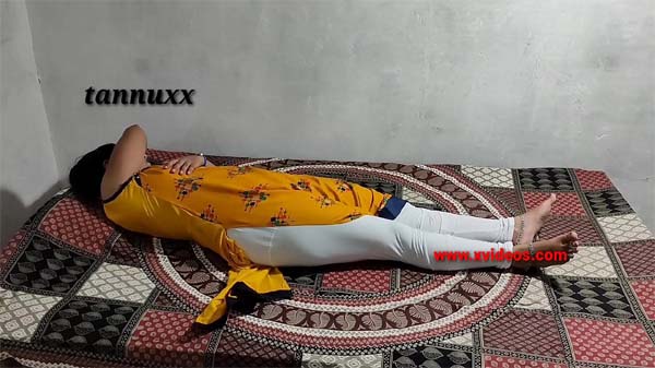 सेक्सी लड़की के गांड चोदाई