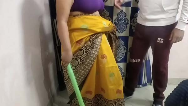 कामवाली के अन्तर्वासना मिटा देनी
