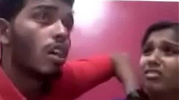 देहाती लड़की के चूची चूस के मजा लेनी