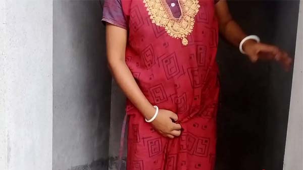 खड़े खड़े घरेलु रंडी के चोदाई