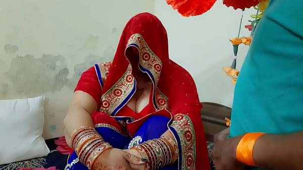 ससुर आपन सेक्सी बहु के चोदत बारन
