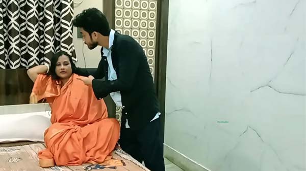 सुनील आपन सास के चोदत बारन