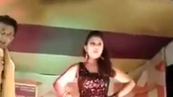 देहाती ओर्केस्ट्रा के सेक्सी विडियो