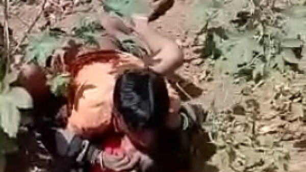 खेत में गाँव के भाभी के चोदाई