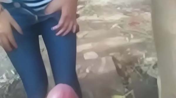 आउटडोर देहाती लड़की के चोदाई