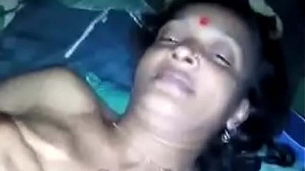 रंडी के चोदाई सरल पोज में