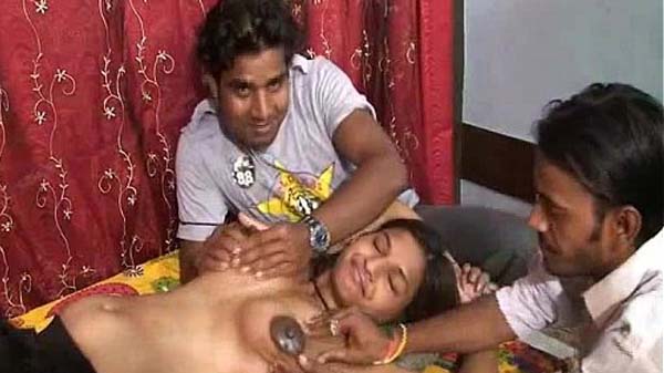 सेक्सी लड़की ख़ुशी के ग्रुप सेक्स विडियो
