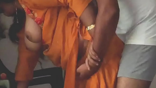 देवर आपन भौजी के गांड चोदत बारन