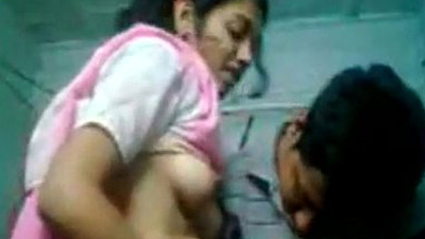 गाँव के सुन्दर गर्ल के बुर चोदाई