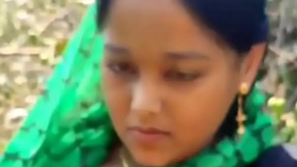 खेत में बिहारी भौजी के चोदाई