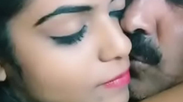 खुबसूरत रंडी के साथ सेक्स के विडियो
