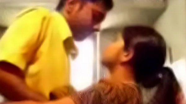 लंड चूस के रंडी चोदवावत बारी