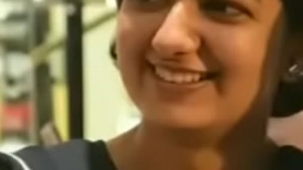 सेक्सी लड़की से लंड चुसवावत बानी