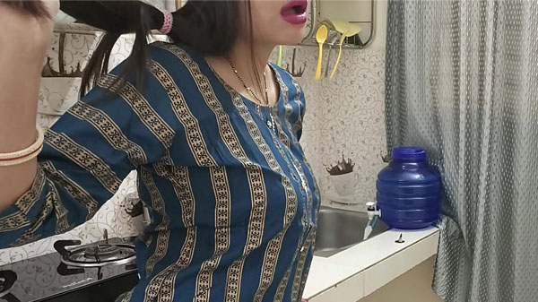 रसोई घर में हॉट सेक्सी भाभी के चोदाई