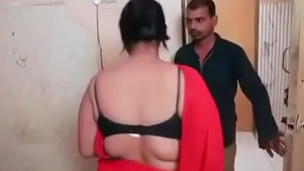 सेक्सी भाभी चोदवा लेली गैस वाला से