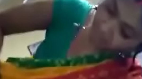 देसी भाभी मजा लेके बुर चोदवा लेली