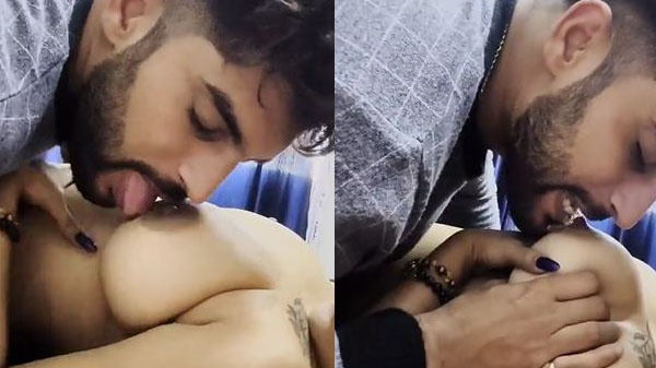 भाभी के चूची चूस के बुर चोदाई