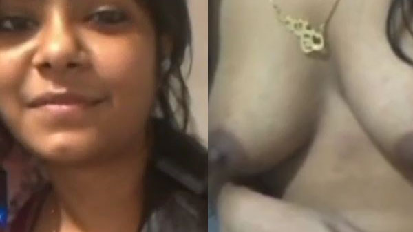 देहाती लड़की पिंकी आपन चूची देखावत बारी