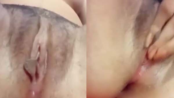 भाभी आपन बुर रगड़ के ऊँगली करत बारी