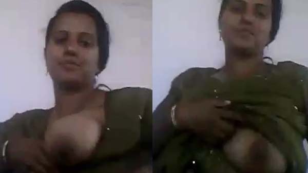 पड़ोसन आपन रसीला चूची देखावत बारी