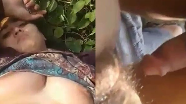 खेत में लड़की के बुर के मस्त चोदाई