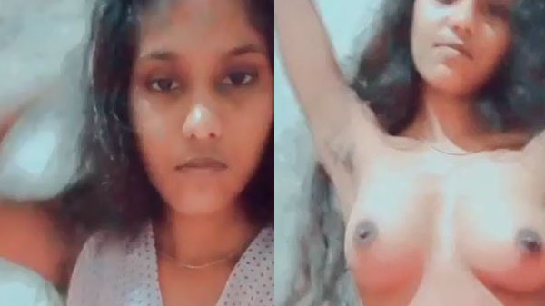 देहाती लड़की रेनू आपन बूब्स देखावत बारी