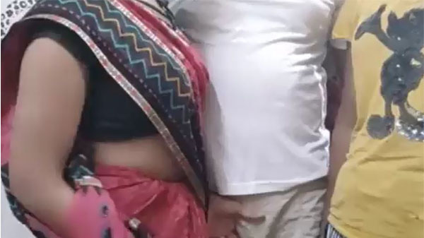दोस्त के सामने ओकर बीवी के चोदाई