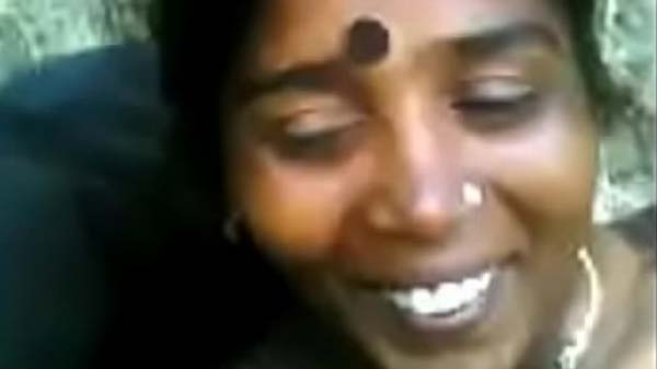 घना जंगल में जाके विलेज भौजी चोदवावत बारी