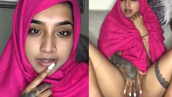 मुस्लिम लड़की यामिनी के बुर में ऊँगली करे के MMS