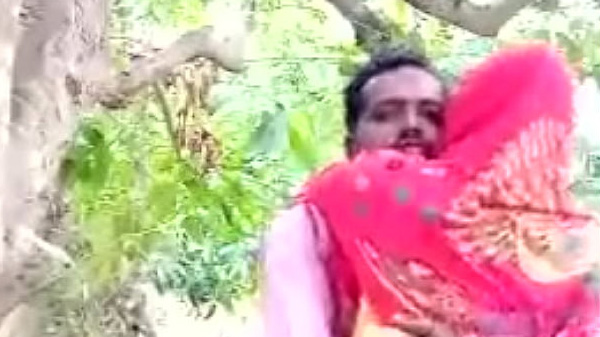 खेत में विलेज गर्ल के आउटडोर चुदाई