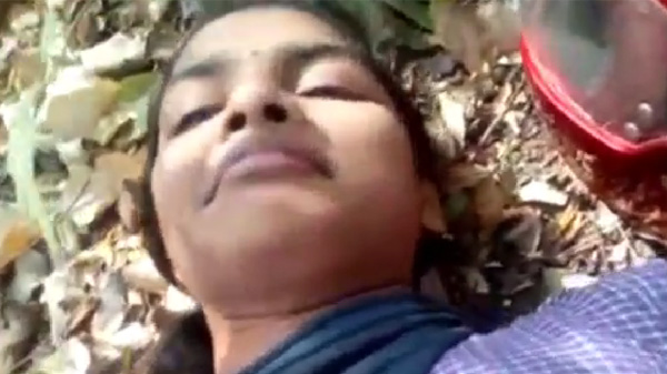 खेत में देहाती कॉलेज गर्ल के चोदाई