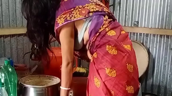 लाल साड़ी पहनी भाभी के ज़बरदस्त चुदाई