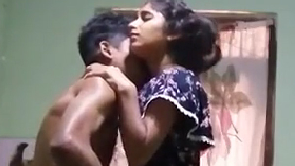 भाई आपन बहन के गोदी में उठा के चोदत बारन